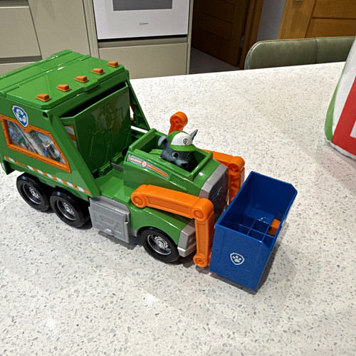 Paw patrol rocky character - rocky,