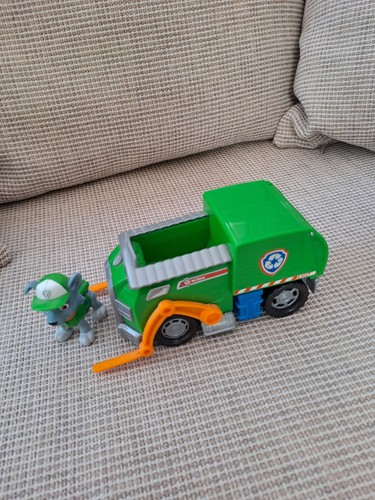 Rocky paw patrol recycle - rocky,